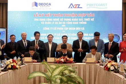 Quang cảnh lễ ký kết.