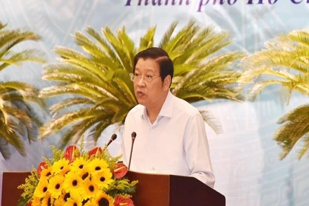 Đồng chí Phan Đình Trạc phát biểu tại hội nghị.