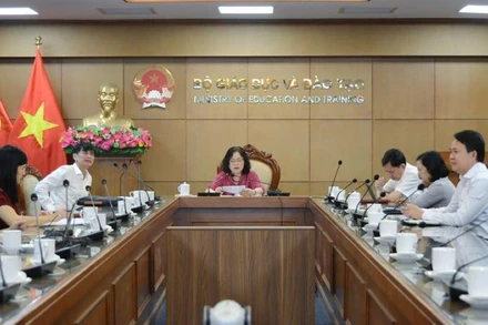 Triển khai chương trình làm quen với tiếng Anh cho trẻ mầm non