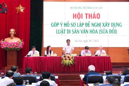 Đoàn Chủ tịch do Thứ trưởng Văn hóa, Thể thao và Du lịch Hoàng Đạo Cương chủ trì, điều hành Hội thảo.