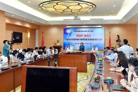 Quang cảnh họp báo.