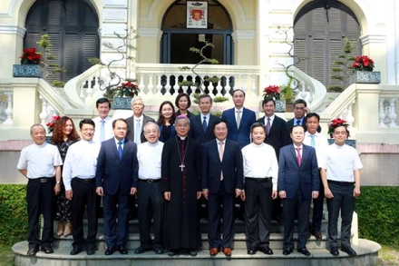 Phó Thủ tướng Thường trực Chính phủ Phạm Bình Minh thăm, chúc mừng Giáng sinh 2023 tại Tòa Tổng Giám mục Tổng Giáo phận Thành phố Hồ Chí Minh. (Ảnh: Hải Minh) 