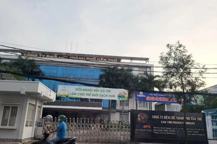 Trụ sở Công ty Điện lực thành phố Cần Thơ, nơi lái xe L.Tr.Ngh., chết trong tư thế treo cổ.