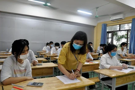 Thí sinh dự thi tại điểm thi Trường trung học phổ thông Nguyễn Ðăng Ðạo (Tiên Du, Bắc Ninh).