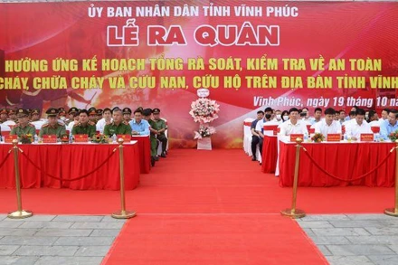 Các đại biểu dự Lễ ra quân.