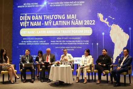 Các đại biểu thảo luận tìm giải pháp thúc đẩy hợp tác đầu tư, giao thương giữa Việt Nam và khu vực Mỹ Latinh trong bối cảnh mới. 