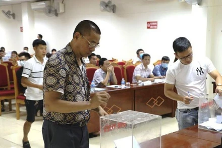 Phiên đấu giá đất tại huyện Mê Linh.