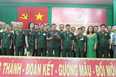 Ban Chấp hành Hội Cựu chiến binh tỉnh Trà Vinh khóa mới ra mắt tại đại hội.