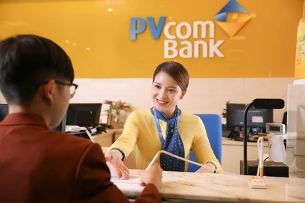 Giao dịch khách hàng tại PVcomBank.