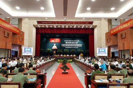 Quang cảnh buổi hội thảo.