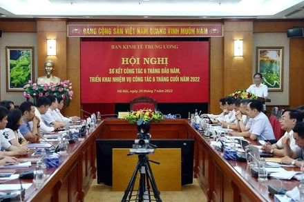 Đồng chí Trần Tuấn Anh phát biểu tại hội nghị.