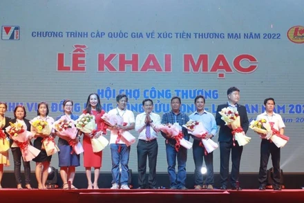 Khai mạc Hội chợ Công thương khu vực Đồng bằng sông Cửu Long-Long An 2022. 