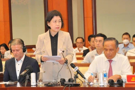 Đại diện doanh nghiệp phát biểu tại hội nghị.