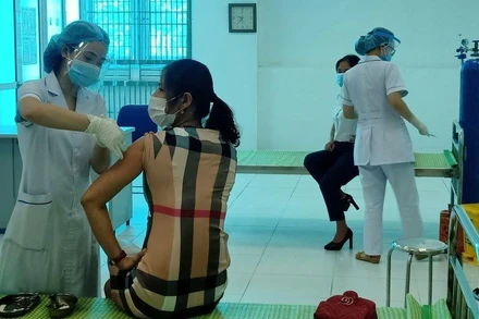 Tỉnh Thái Bình tổ chức 3 đợt tiêm kép trong thời điểm hiện nay để tạo độ bao phủ miễn dịch tối đa trong cộng đồng.