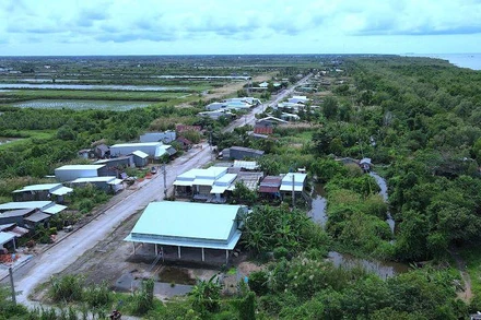 Điểm dân cư Vàm kênh Lung Ranh đầu tư đồng bộ và bố trí đủ 130 nền cho dân nhưng hơn 45% số hộ đã đi nơi khác làm ăn. 