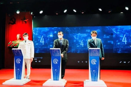 Lãnh đạo thành phố và Cục Thuế Hải Phòng nhấn nút khởi động chương trình triển khai Hóa đơn điện tử trên địa bàn toàn thành phố.