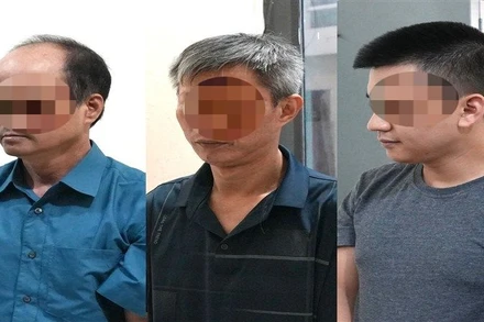 Ba bị can bị bắt tạm giam vì trách nhiệm trong vụ "sập bờ kè" ở Cao Bằng.