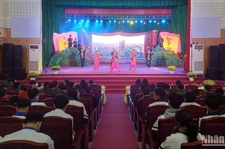 Ngày thơ Việt Nam tại tỉnh Cao Bằng có chủ đề “Tổ Quốc bay lên đón chào kỷ nguyên mới”.