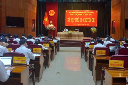 Quang cảnh kỳ họp.