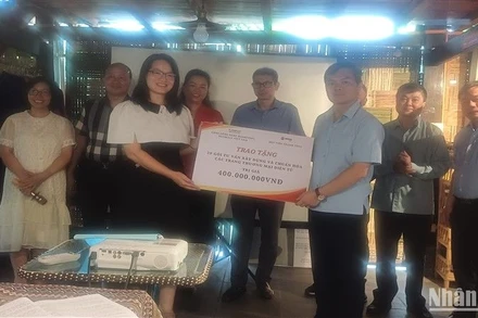 Làng Nông nghiệp thông minh-Techfest quốc gia trao các gói hỗ trợ đổi mới sáng tạo phát triển nông nghiệp, du lịch tỉnh Cao Bằng.