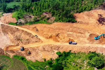 Các đơn vị thi công đang tổ chức 11 mũi thi công tuyến đường bộ cao tốc Đồng Đăng-Trà Lĩnh.