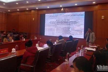 Chuyên gia Viện Khảo cổ học báo cáo kết quả khảo cổ tại các di tích.