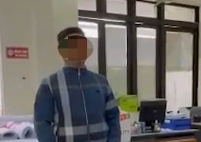 Cơ quan Công an thi hành Lệnh bắt Lộc Văn Thế tại nơi làm việc. (Ảnh: Công an Cao Bằng cung cấp).