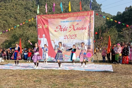 Đồng bào các dân tộc xã Xuân Lạc (Chợ Đồn) vui hội Xuân 2023. Ảnh: Phòng Văn hóa thông tin huyện Chợ Đồn.