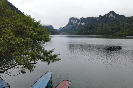 Một góc thắng cảnh hồ Ba Bể.