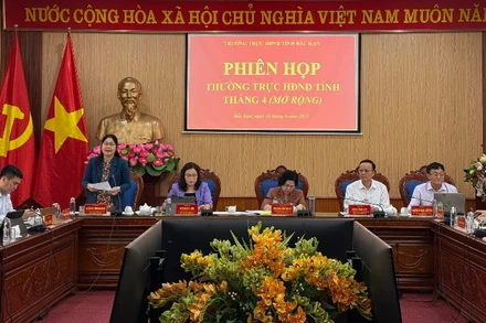 Các đại biểu thảo luận các nội dung tại phiên họp mở rộng. (Ảnh: TUẤN SƠN)