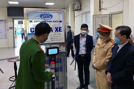 Lắp đặt hệ thống camera quét mã QR tại các bến xe lớn ở Thủ đô Hà Nội. 