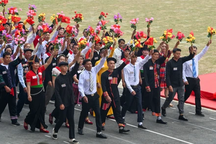 Phát huy sức mạnh của khối đại đoàn kết dân tộc trong sự nghiệp cách mạng của Đảng góp phần xây dựng đất nước ngày càng phồn vinh, hạnh phúc. (Ảnh DUY LINH) 