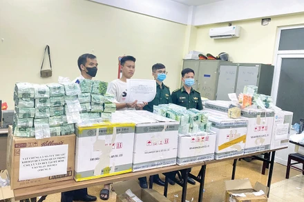 Cục Cảnh sát điều tra tội phạm về ma túy (Bộ Công an) đồng chủ trì, phối hợp Cục Phòng, chống ma túy và tội phạm (Bộ Tư lệnh Bộ đội Biên phòng) đấu tranh, phá đường dây vận chuyển ma túy từ Campuchia, Lào về Việt Nam. 