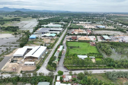 Một góc Cụm công nghiệp và tiểu thủ công nghiệp Nam Chu Lai (huyện Núi Thành, tỉnh Quảng Nam). 