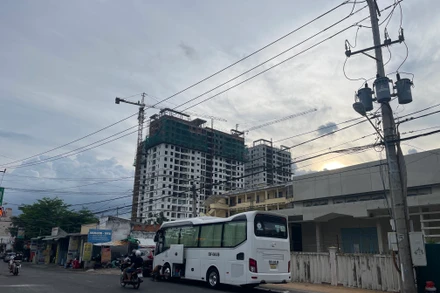 Dự án nhà ở xã hội Phú Thịnh, theo thỏa thuận đến tháng 6/2024 phải giao nhà, nhưng hiện nay vẫn chưa xong. 