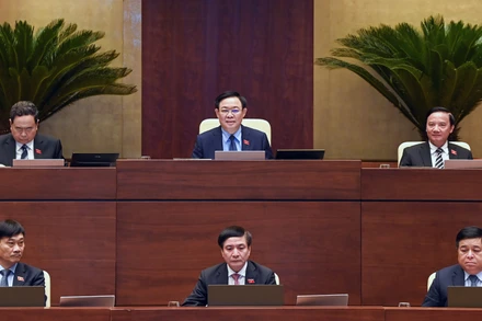 Chủ tịch Quốc hội Vương Đình Huệ tại phiên họp chiều 31/10. (Ảnh DUY LINH) 