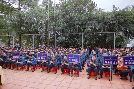 Gần 3.200 công nhân Công ty Than Thống Nhất (TKV) ra quân, phấn đấu sản xuất 2 triệu tấn than nguyên khai trong năm 2024 theo kế hoạch được giao. 