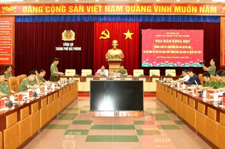 Quang cảnh tọa đàm.