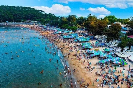 Không khí du lịch Hải Phòng trong kỳ nghỉ lễ năm nay diễn ra sôi động, vui tươi, an toàn và lành mạnh.