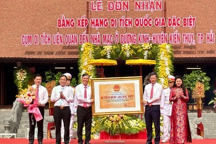 Huyện Kiến Thụy đón nhận Bằng xếp hạng Di tích quốc gia đặc biệt Cụm di tích liên quan đến nhà Mạc tại Dương Kinh.