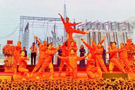 Tiết mục văn nghệ của cán bộ, công nhân viên Điện lực Hải Phòng.