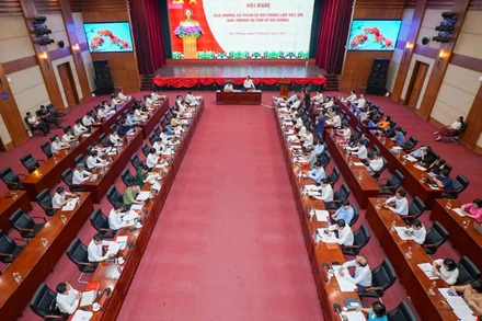 Quang cảnh cuộc làm việc Ban Thường vụ Thành ủy Hải Phòng với Ban Thường vụ Tỉnh ủy Hải Dương.