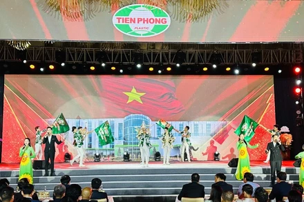 Tiết mục văn nghệ chào mừng lễ kỷ niệm. (Ảnh: PV)