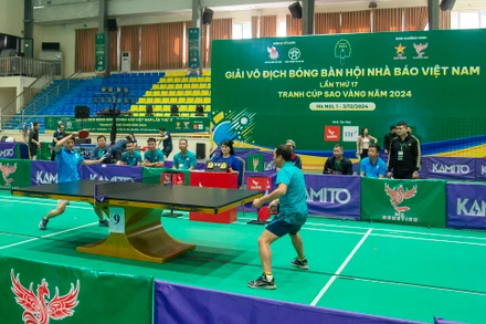 Diễn ra từ ngày 1-3/12, Giải Vô địch Bóng bàn Hội Nhà báo Việt Nam lần thứ 17-Tranh cúp Sao Vàng 2024 là sự kiện thường niên do Hội Nhà báo Việt Nam phối hợp với UBND thành phố Hà Nội tổ chức, nhằm hưởng ứng cuộc vận động "Toàn dân rèn luyện thân thể theo gương Bác Hồ vĩ đại", đồng thời thúc đẩy phong trào rèn luyện thể thao trong giới báo chí cả nước.