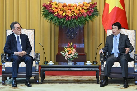 Chủ tịch nước Lương Cường và Bộ trưởng Ngoại giao Hàn Quốc Cho Tae-yul tại buổi tiếp.