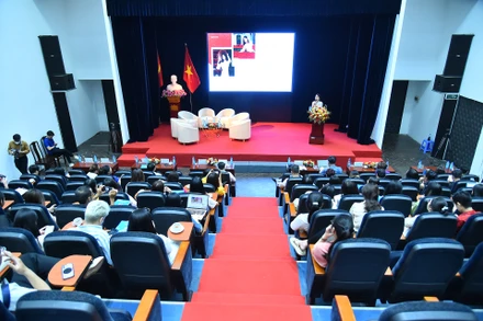 Quang cảnh tọa đàm “Điểm đến du lịch Thu Hà Nội”.