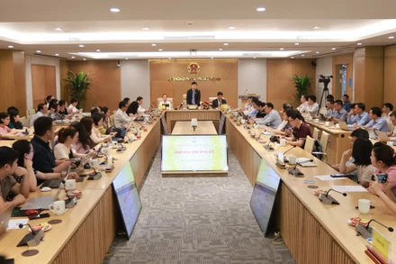 Toàn cảnh họp báo thường kỳ tại Bộ Thông tin và Truyền thông chiều 6/4.