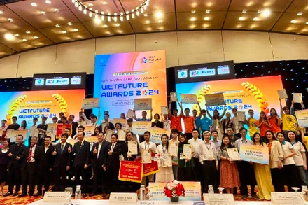 Vinh danh các dự án khởi nghiệp đổi mới sáng tạo xuất sắc của sinh viên.