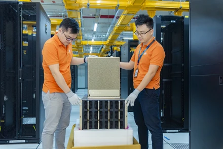 FPT nhập hệ thống máy chủ DGX H100 của NVIDIA về Việt Nam.