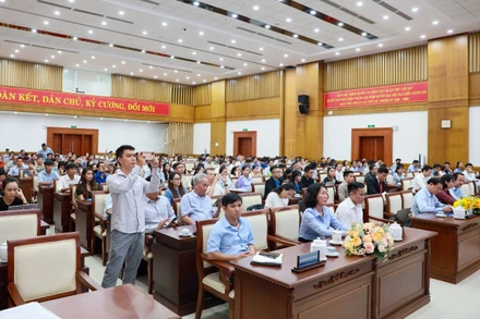 Hội nghị triển khai chương trình hỗ trợ chuyển đổi số và triển khai thí điểm khảo sát, đo lường, đánh giá hiện trạng và mức độ sẵn sàng thương mại điện tử (TMĐT) và chuyển đổi số các doanh nghiệp, hộ kinh doanh, cửa hàng bán buôn, bán lẻ trên địa bàn quận Phú Nhuận.